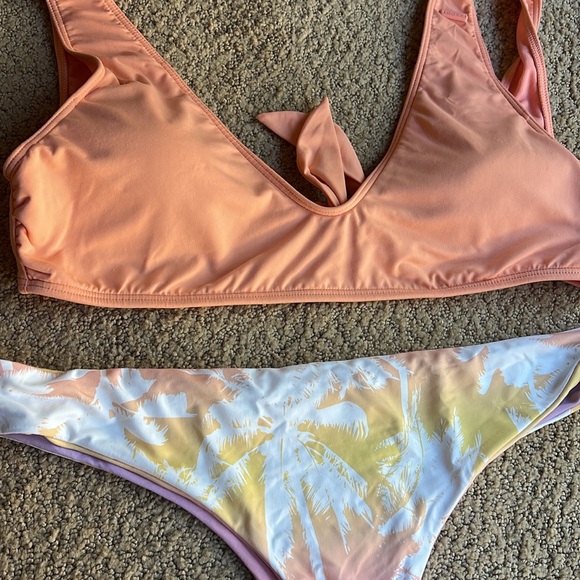 Roxy swim set, large top, x-large bottoms - Picture 8 of 10